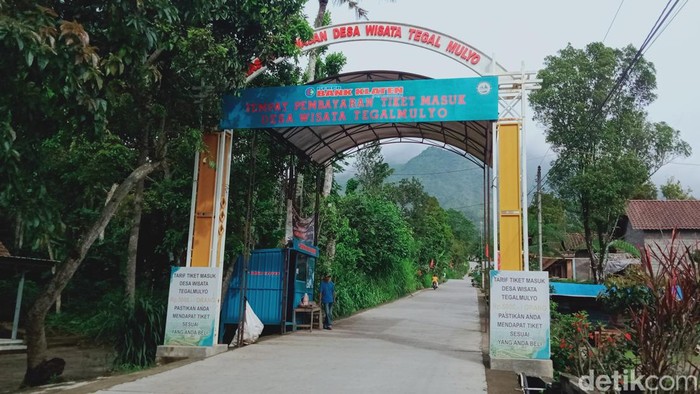Gapura masuk Desa wisata Tegalmulyo, Kecamatan Kemalang, Klaten. Diunggah Jumat (26/1/2024).