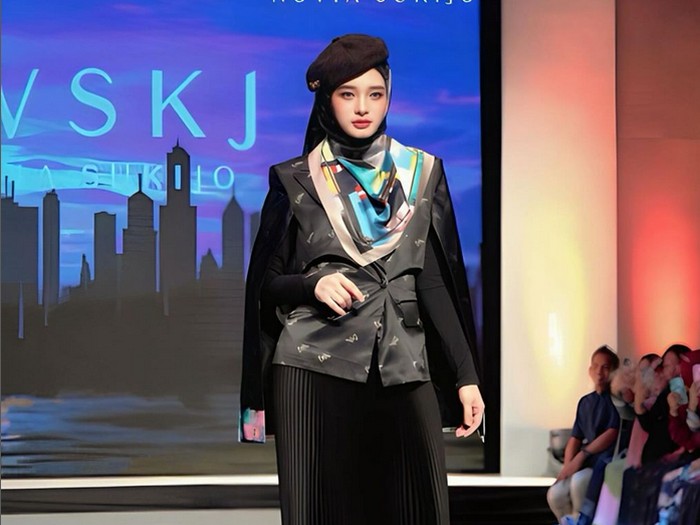 Gaya Inara Rusli jadi model runaway