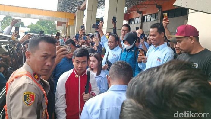 Gibran tiba di Papua (Adrial Akbar/detikcom)