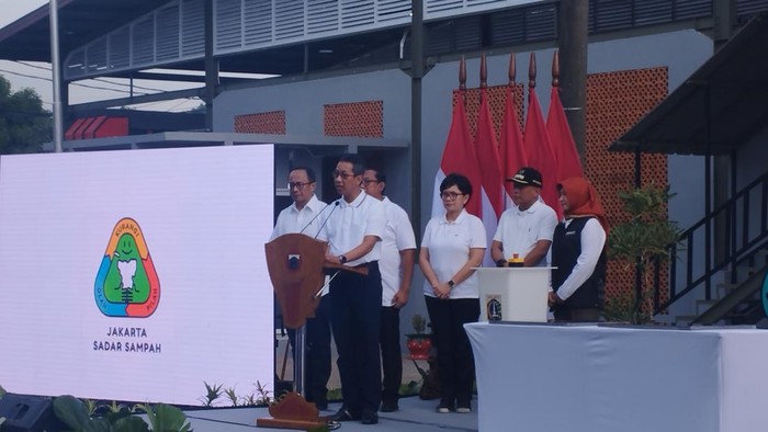 Heru budi Hartono resmikan TPS 3R (Brigitta/detikcom)