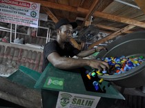 Potret Industri Hilirisasi Sampah Plastik di Bengkulu