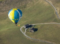 Keindahan Swiss Terlihat dari Balon Udara