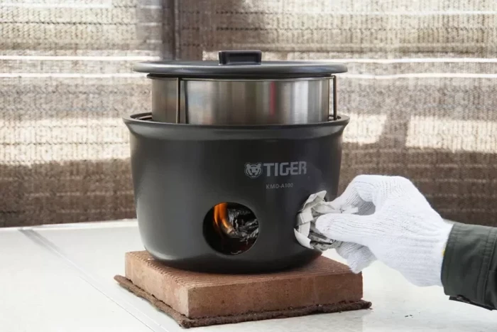 Keren! Rice Cooker Pakai Bahan Bakar Koran Sangat Berguna Saat Gempa