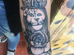 Kocak! Niat Mau Keren Malah Amburadul Gambar Tato-nya