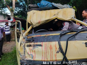 Truk Rombongan Peziarah di Cipongkor Terguling, 5 Orang Tewas
