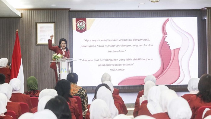 Kowani Dukung Perempuan Terlibat di Pemilu 2024 Kongres Wanita Indonesia (kowani) gelar Raker tahun 2024 di Jakarta. Kowani mendukung keterlibatan perempuan dalam pemilu 2024.