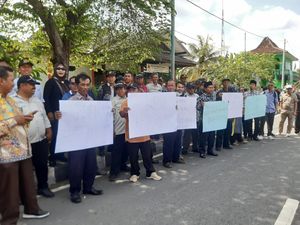 Kronologi KPU Sleman Digeruduk Massa Buntut Snack KPPS Disunat Jadi Rp 2.500