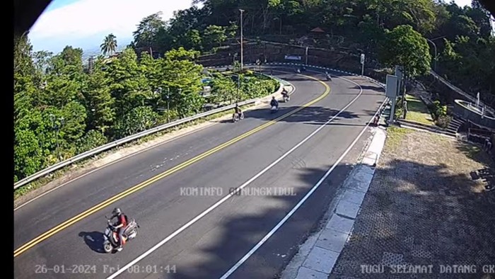 Tangkapan layar CCTV Diskominfo Gunungkidul pukul 08.01 WIB pada Jumat (26/1/2024) memperlihatkan situasi arus lalu lintas jalan Jogja-Wonosari.