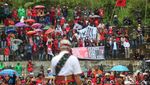 Lautan Manusia Sambut Ganjar Pranowo di Stadion Golo Dukar Manggarai