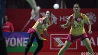 Lanny Tria Mayasari/Ribka Sugiarto menghadapi ganda Belanda Debora Jille/Cheryl Seinen di Istora Senayan, Jumat (26/1/2024) sore WIB.