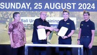 Menandai dimulainya kerja sama penyelenggaraan Maybank Marathon 2024 di Bali United Training Center, Gianyar, Bali. Usai sukses menyelenggarakan ajang lomba lari Maybank Marathon 2023 yang diikuti lebih dari 13.000 pelari, Maybank Marathon 2024 hadir dengan kejutan-kejutan baru demi meningkatkan kualitas serta memberikan pengalaman berlari yang lebih berkesan bagi para pelari pada 25 Agustus 2024 mendatang di Gianyar, Bali.