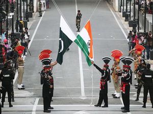 Tegang! Kapal Angkatan Laut India-Pakistan Tabrakan di Laut Arab
