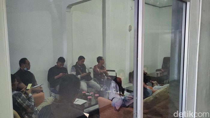 Pertemuan Paguyuban Dukuh Kulon Progo dengan KPU Kulon Progo di Kantor KPU Kulon Progo, Bendungan, Wates, Kulon Progo, Jumat (26/1).