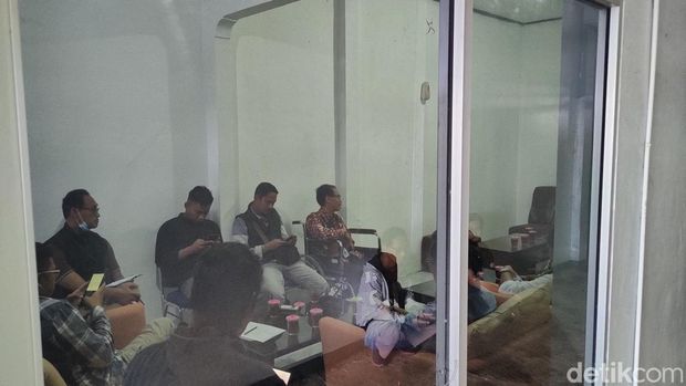 Pertemuan Paguyuban Dukuh Kulon Progo dengan KPU Kulon Progo di Kantor KPU Kulon Progo, Bendungan, Wates, Kulon Progo, Jumat (26/1).