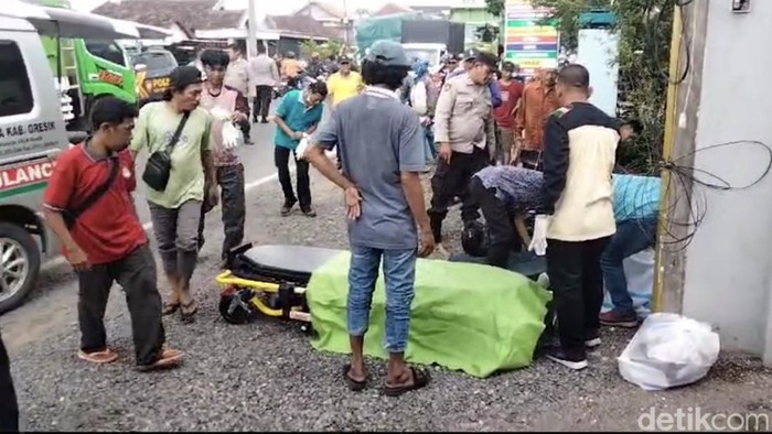 pemotor korban tabrak lari tewas kecelakaan di gresik