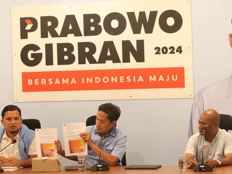 Penjelasan TKN soal Penempelan Stiker Prabowo-Gibran di Beras Bulog