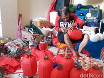 Jelang Imlek, Perajin Lampion Solo Banjir Pesanan