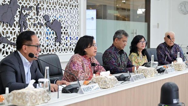 Pertemuan Menteri Keuangan Sri Mulyani Indrawati dengan Ketua DPR RI Puan Maharani untuk berkonsultasi mengenai pergantian anggota Dewas LPI dari unsur profesional. (Instagram @smindrawati)