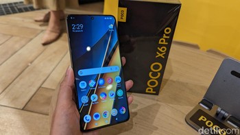 Ponsel ini ditenagai chipset MediaTek Dimensity 8300 Ultra yang dibuat dengan fabrikasi 4nm. Foto: Virgina Maulita Putri/detikINET