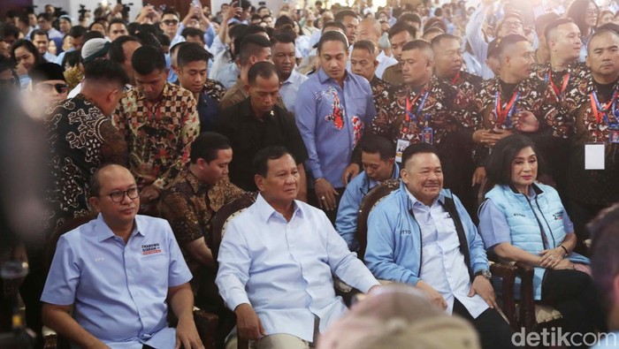 Potret Prabowo Hadiri Deklarasi Aliansi Advokat Indonesia Capres nomor urut 02 Prabowo Subianto hadir dalam deklarasi nasional Aliansi Advokat Indonesia di Jakarta, Jumat (26/1/2024). Dalam deklarasi itu mereka resmi mendukung Prabowo-Gibran di Pilpres 2024.