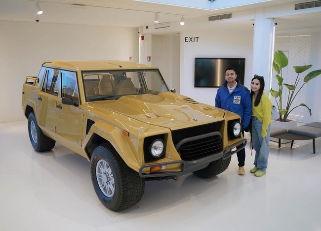 Dalam keterangan unggahannya Raffi mengungkapkan jika mobil-mobil yang ada di museum tersebut saat ini sudah langka dan harganya pun tak main-main.  Foto: Instagram/@raffinagita1717