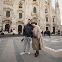 Pamer kemesraan jalan-jalan berdua, Raffi dan Nagita bak kembali berbulan madu. Tak sedikit netizen yang mendoakan agar keduanya kembali diberi momongan sepulangnya dari Italia. Foto: Instagram/@raffinagita1717