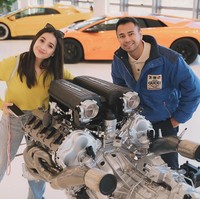 Raffi Ahmad dan Nagita Slavina kini kembali liburan berdua tanpa membawa anak. Kali ini keduanya memilih mengunjungi Italia. Foto-foto keseruannya selama di sana kemudian dibagikan ke akun Instagram pribadi. Foto: Instagram/@raffinagita1717