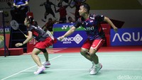 Rehan/Lisa yang terlihat sangat kerepotan itu akhirnya kalah 15-21, 16-21 dari ganda campuran Denmark tersebut.