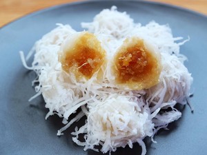 Resep Bola-Bola Kelapa ala Thailand yang Kenyal Legit Untuk Teman Ngopi