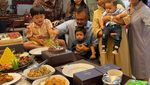 Manisnya Momen Retno Marsudi saat Rayakan Ultah Pernikahan dengan Tumpeng