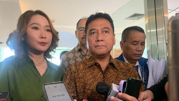 Rombongan Inul dan Hotman Paris
