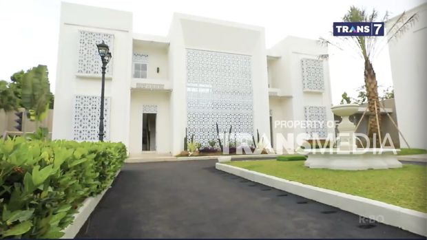 bangunan-bangunan di rumah Ustaz Solmed