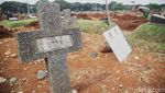Sering Kebanjiran, Makam di TPU Tanah Kusir Ditinggikan