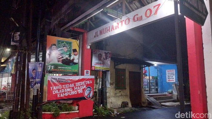 Spanduk tolak Gibran di Malang