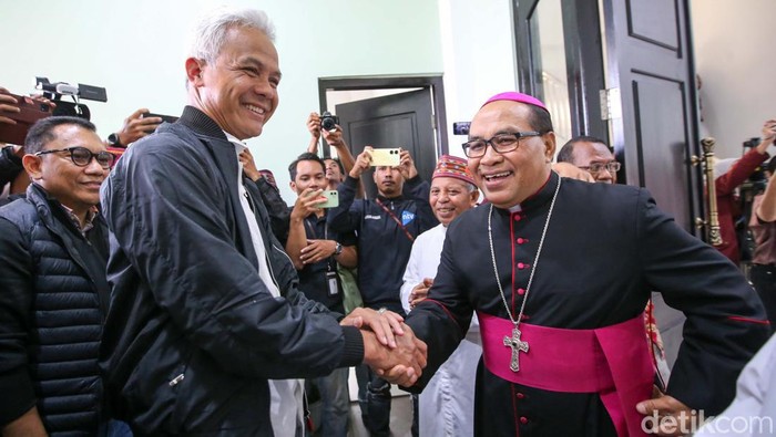 Tiba di NTT, Ganjar Sambangi Keuskupan Agung Ruteng Tiba di NTT, Ganjar Sambangi Keuskupan Agung Ruteng
