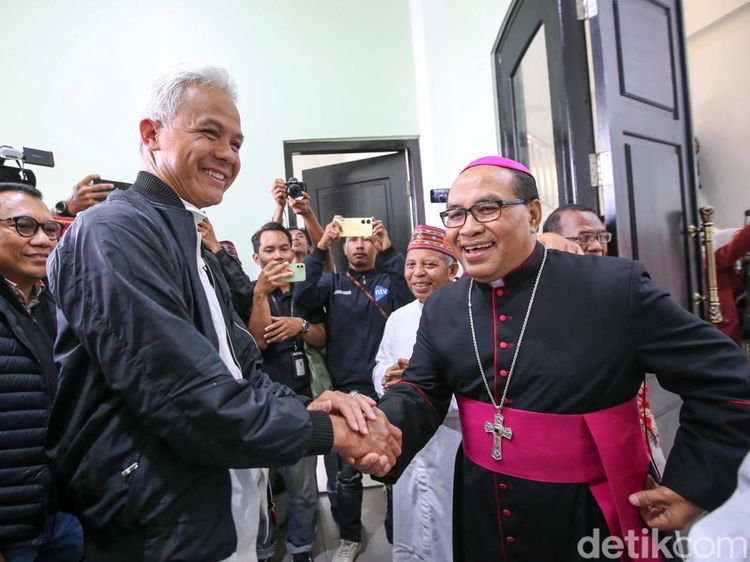 Tiba di NTT, Ganjar Sambangi Keuskupan Agung Ruteng