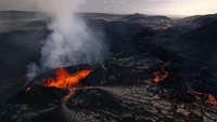 Foto-foto Zayan Durrani menunjukkan gunung berapi Litli-Hrutur yang meletus di Islandia. Ia mengambil gambar ini dengan menggunakan drone.
