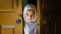 Suku Kalash tinggal di dalam perbatasan Pakistan dan Afghanistan, namun sekolah-sekolah mereka masih merupakan sekolah bersama, kata F Dilek Yurdakul, yang memotret seorang siswi muda Kalash di Chitral, Pakistan.