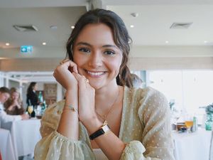 Rahasia Kecantikan Amanda Rawles, Ini Skincare Rutinnya yang Bisa Ditiru