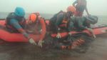 Bakamla RI Evakuasi Korban Kapal Terbalik di Muara Kalibaru