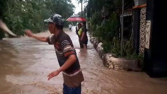 Banjir di Desa Kateguhan, Kecamatan Tawangsari, Kabupaten Sukoharjo, Sabtu (27/1/2024).