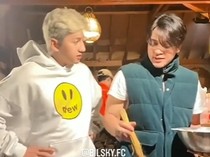 Gaya Billy Syahputra Saat Makan di Pinggir Jalan hingga Bikin Surabi