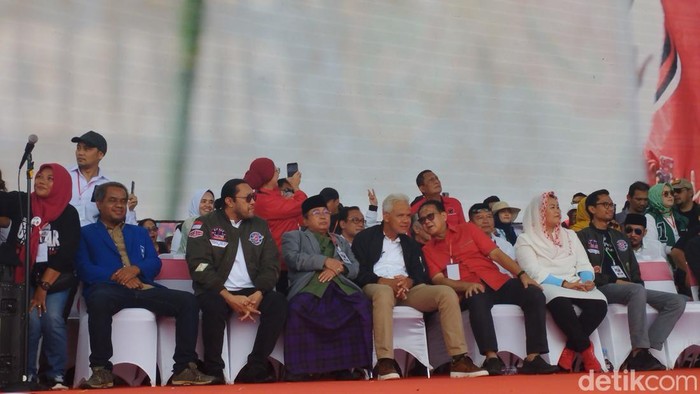 Calon presiden (capres) nomor urut 3 Ganjar Pranowo kampanye akbar di Kota Cirebon, Jawa Barat. (Belia/detikcom).