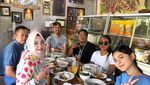 Gaya Keren Cesen, Istri Marshel Widianto Saat Makan Es Krim hingga Sushi