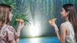 Gaya Keren Cesen, Istri Marshel Widianto Saat Makan Es Krim hingga Sushi