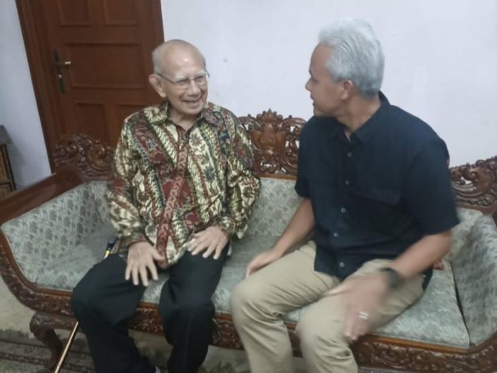 Ganjar Pranowo Bertemu Emil Salim