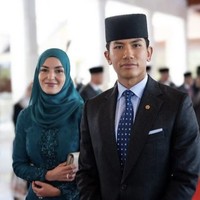 Perempuan 29 tahun ini berada di sisi Pangeran Mateen saat menyambut Presiden Singapura Tharman Shanmugaratnam dan delegasi di Istana Nurul Iman, Bandar Seri Begawan, pada Jumat (26/1/2024). (Foto: Instagram/@support.anishaik)