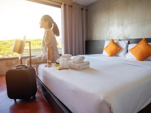 10 Hotel Staycation Jakarta Mulai Rp 300 Ribuan, Ada Kolam Renang