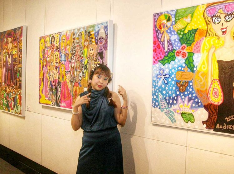 Kecantikan Dunia Dongeng dalam Pameran Lukisan Audrey