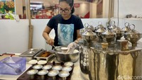 Putu Piring Penang juga bisa kamu temui. Seprosinya dibanderol Rp 35.000 dengan usuan 5 kue putu. Foto: detikcom